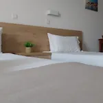 Papadatos *